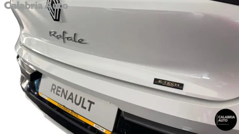 Renault Rafale nuova a Reggio Calabria (18)