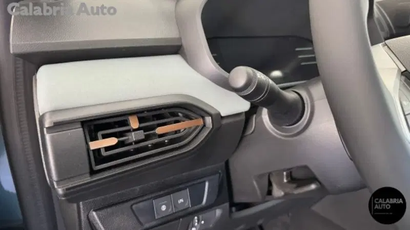 Dacia Sandero Stepway nuova a Reggio Calabria (14)