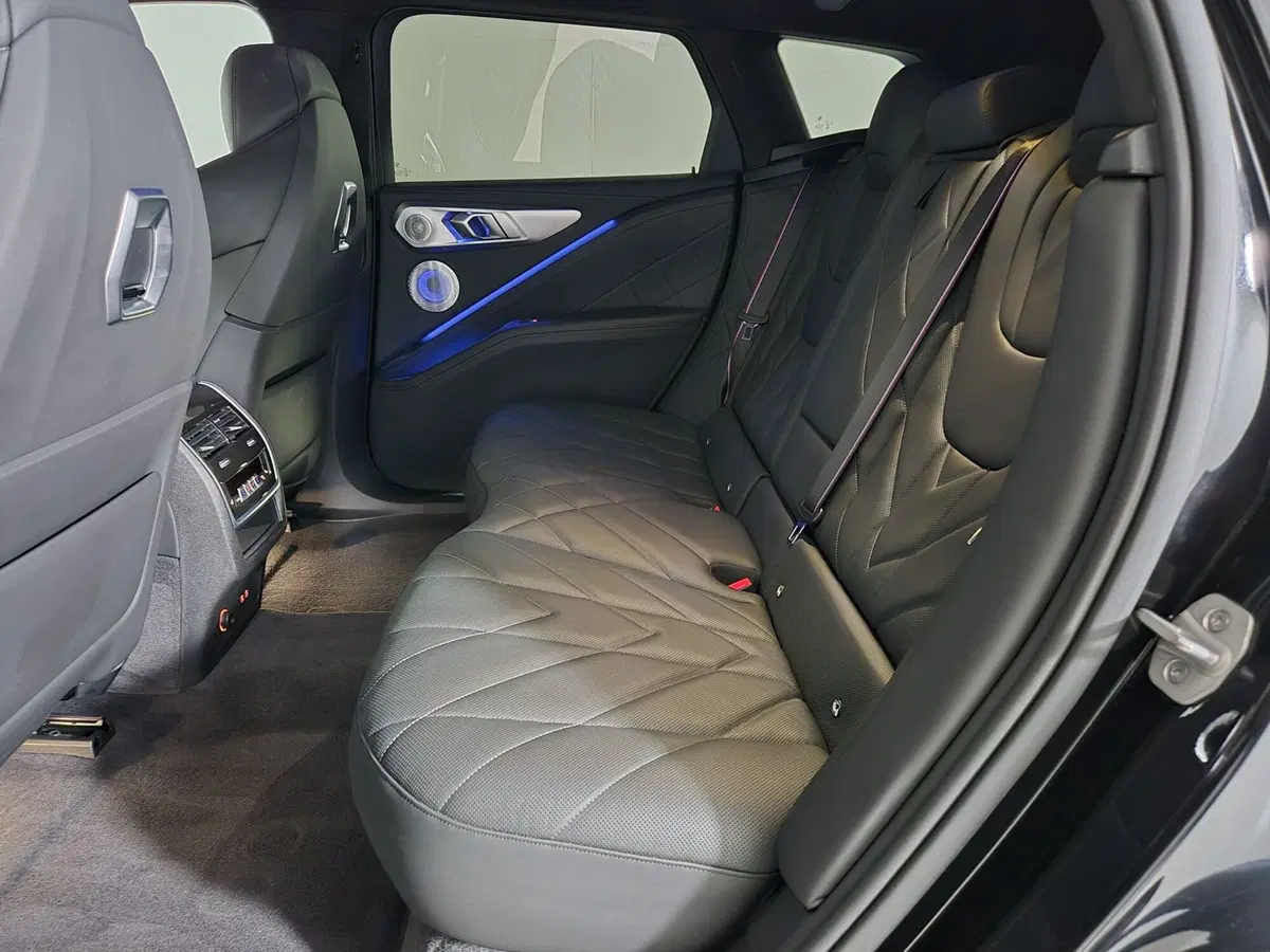 BMW XM usata a Cuneo (8)