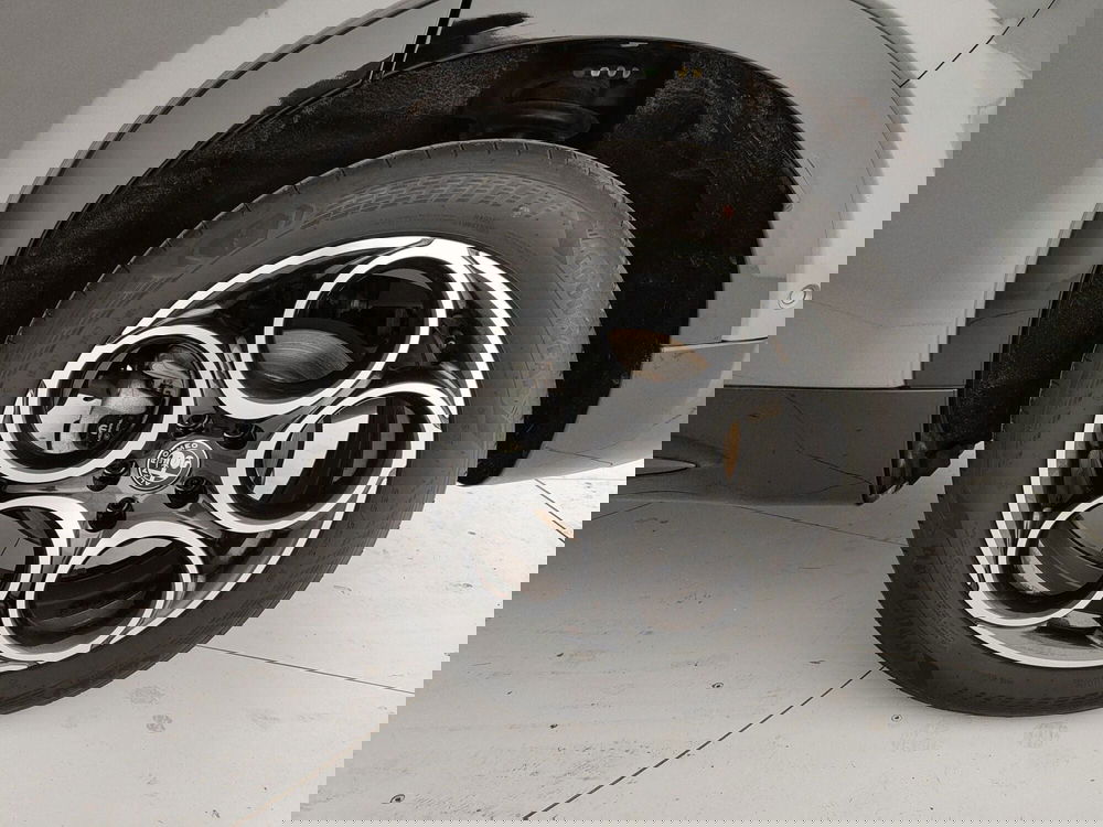 Alfa Romeo Tonale usata a Napoli (11)