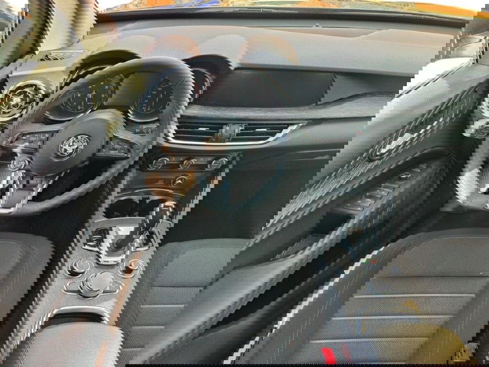 Alfa Romeo Stelvio usata a Pistoia (10)