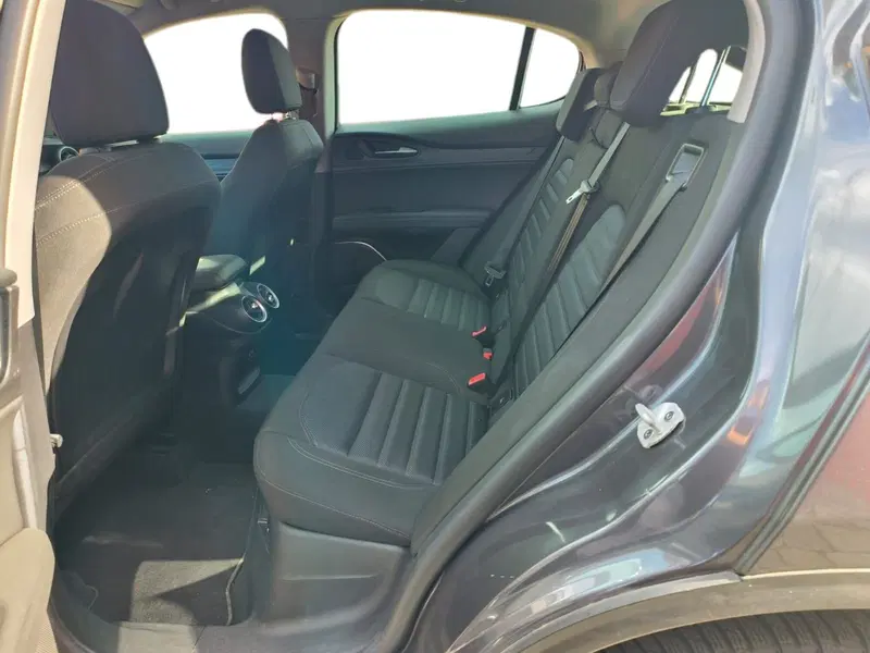 Alfa Romeo Stelvio usata a Pistoia (11)