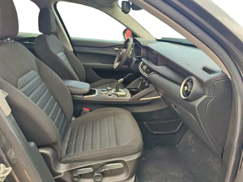 Alfa Romeo Stelvio usata a Pistoia (13)