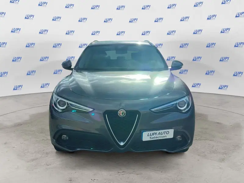 Alfa Romeo Stelvio usata a Pistoia (6)
