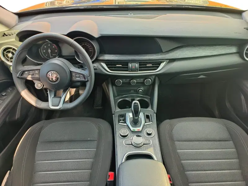Alfa Romeo Stelvio usata a Pistoia (9)