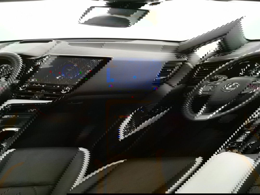 Lexus NX usata a Chieti (8)