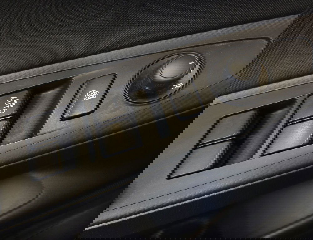 Mazda Mazda2 usata a Pavia (16)