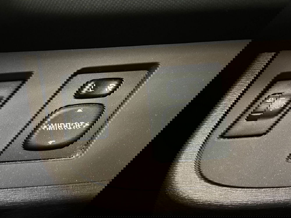 Toyota iQ usata a Bologna (18)