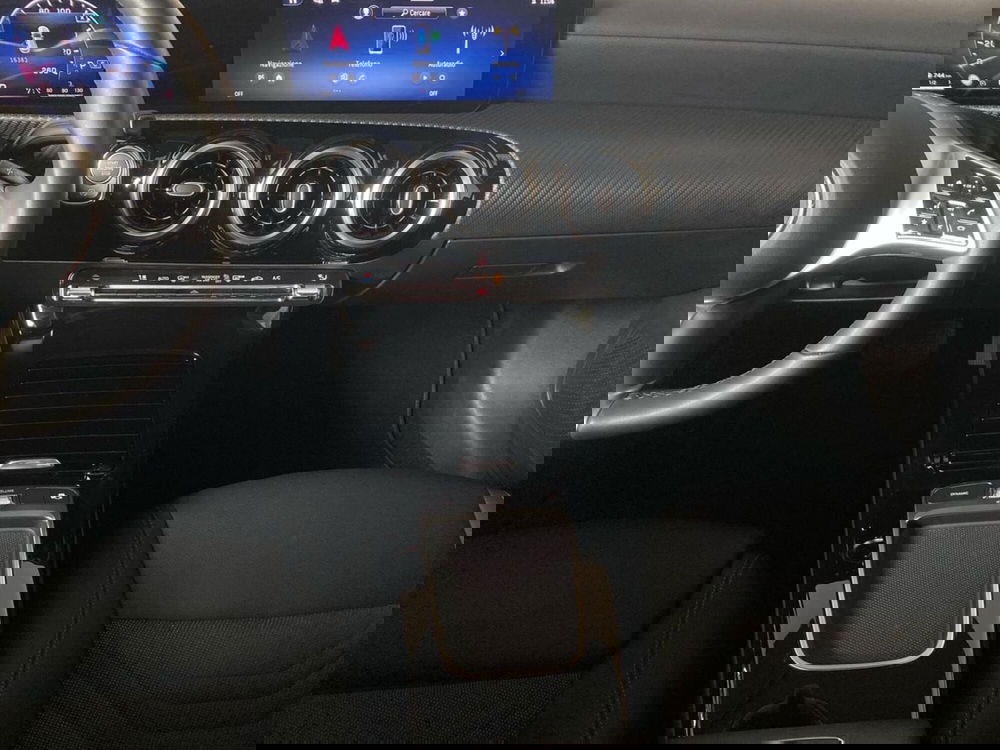 Mercedes-Benz CLA Shooting Brake usata a Bergamo (10)