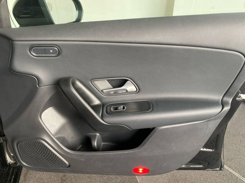 Mercedes-Benz CLA Shooting Brake usata a Bergamo (18)