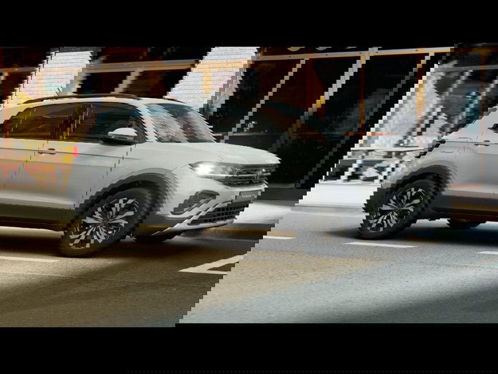 Volkswagen T-Cross nuova a Livorno (3)