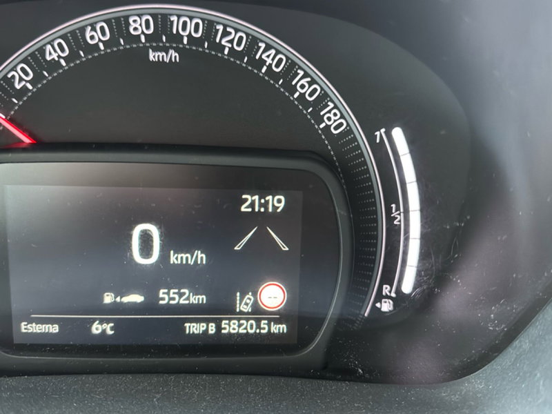 Toyota Aygo X usata a Ferrara (17)