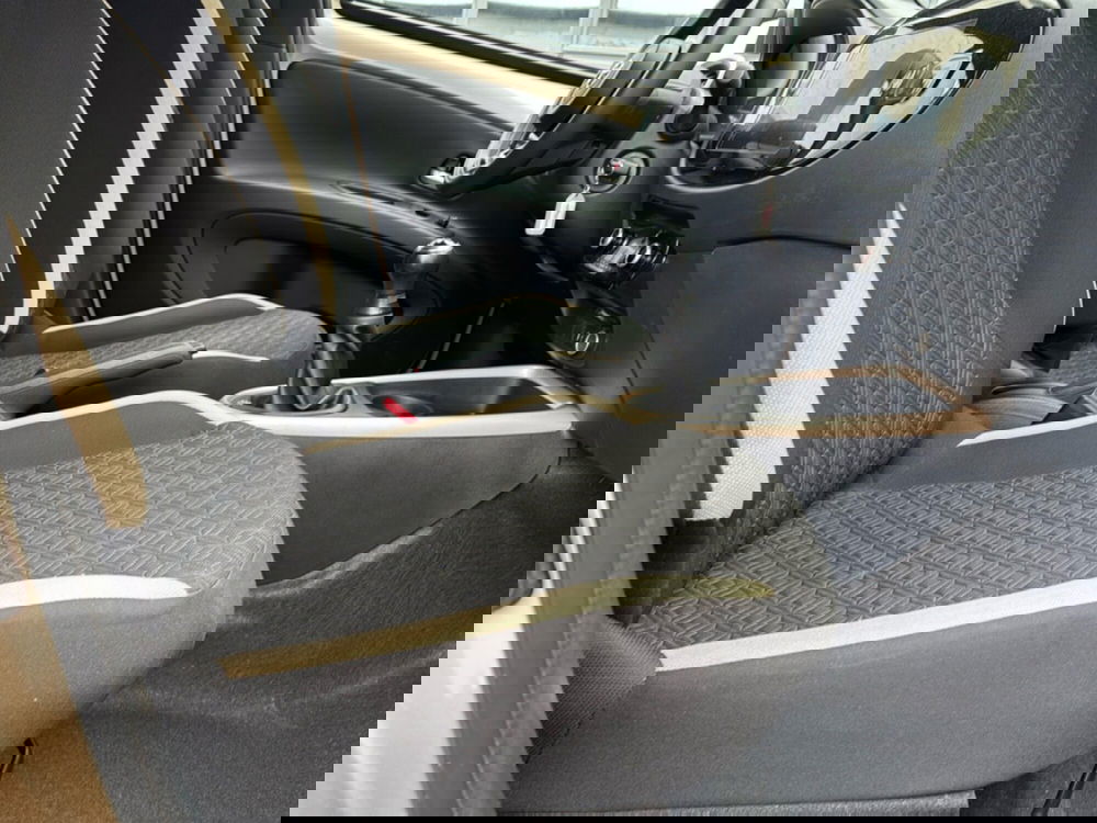 Toyota Aygo X usata a Ferrara (9)