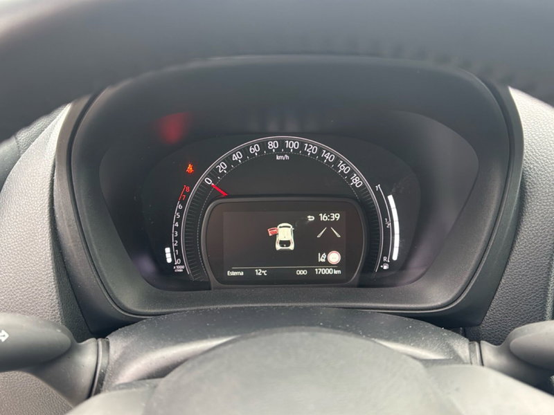 Toyota Aygo X usata a Ferrara (14)