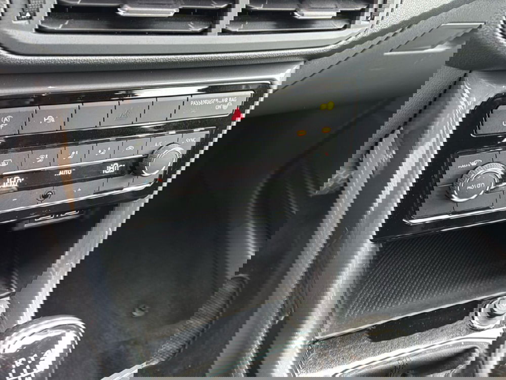 Volkswagen T-Cross usata a Ferrara (12)