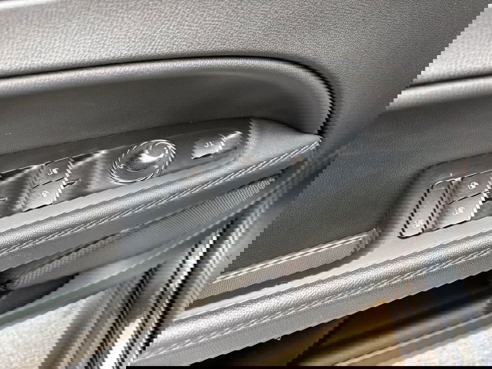 Alfa Romeo Stelvio usata a Pescara (12)