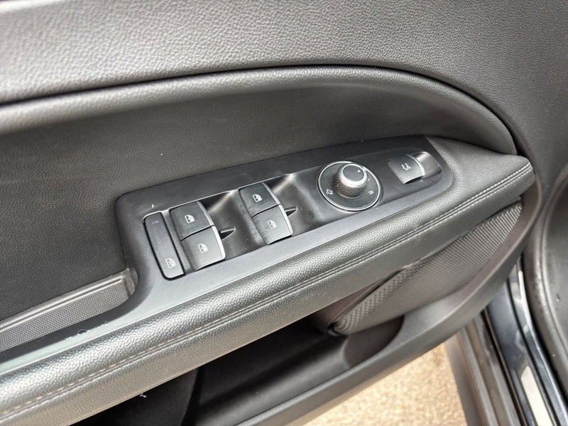 Alfa Romeo Stelvio usata a Pescara (12)