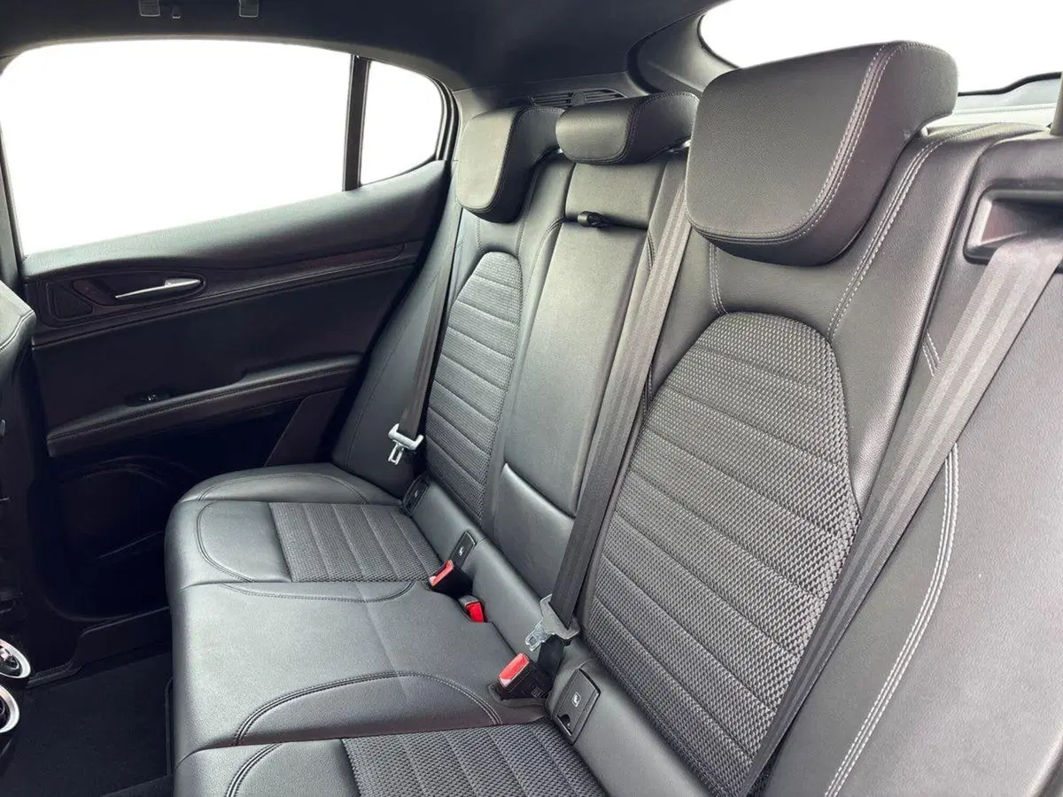Alfa Romeo Stelvio usata a Pescara (13)