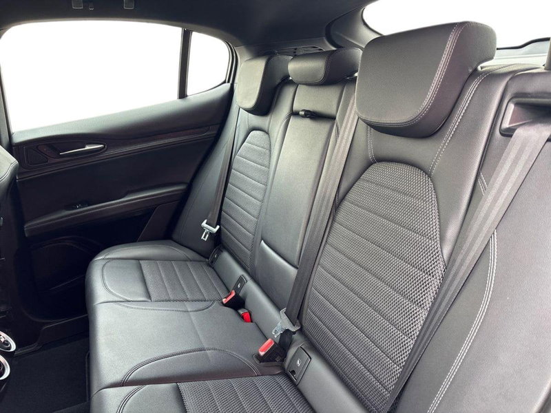 Alfa Romeo Stelvio usata a Pescara (13)