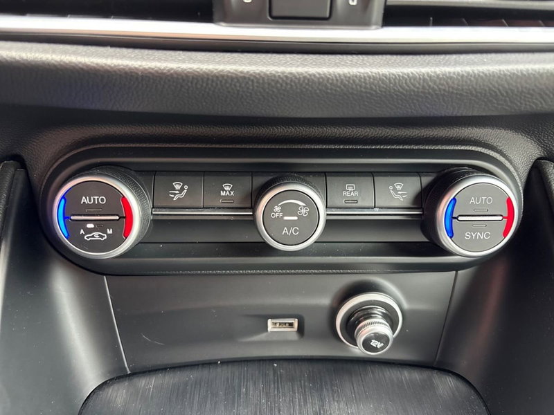 Alfa Romeo Stelvio usata a Pescara (14)