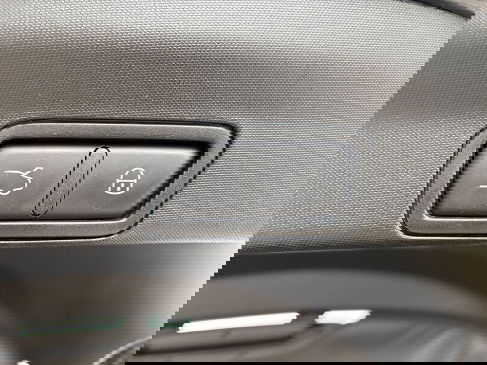 Alfa Romeo Stelvio usata a Pescara (16)