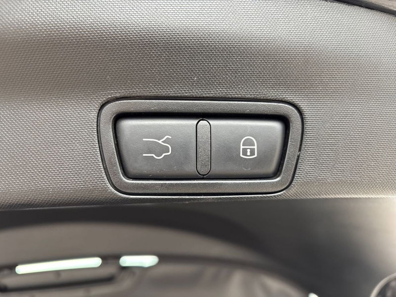 Alfa Romeo Stelvio usata a Pescara (16)