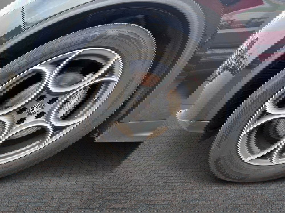 Alfa Romeo Stelvio usata a Pescara (6)