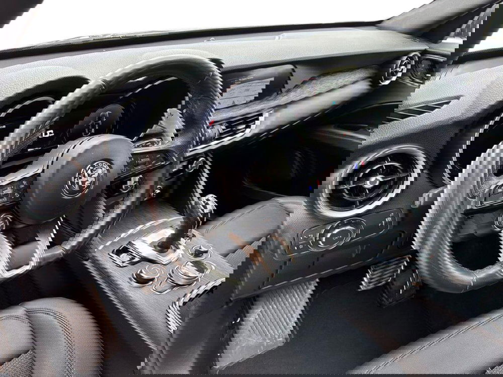 Alfa Romeo Stelvio usata a Pescara (8)