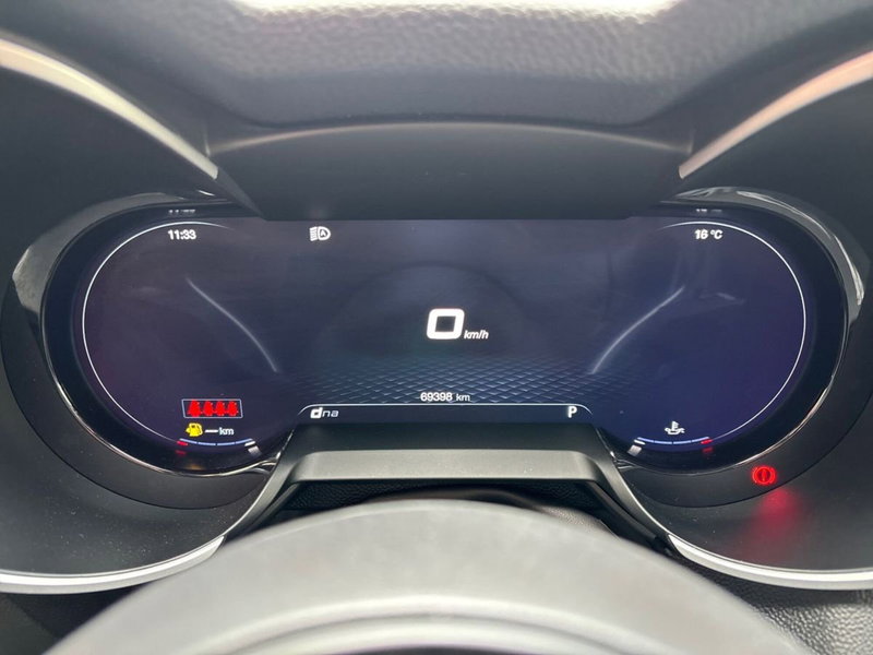 Alfa Romeo Stelvio usata a Pescara (9)