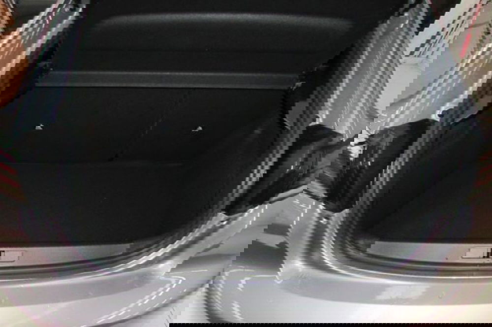 Peugeot 208 nuova a Milano (13)