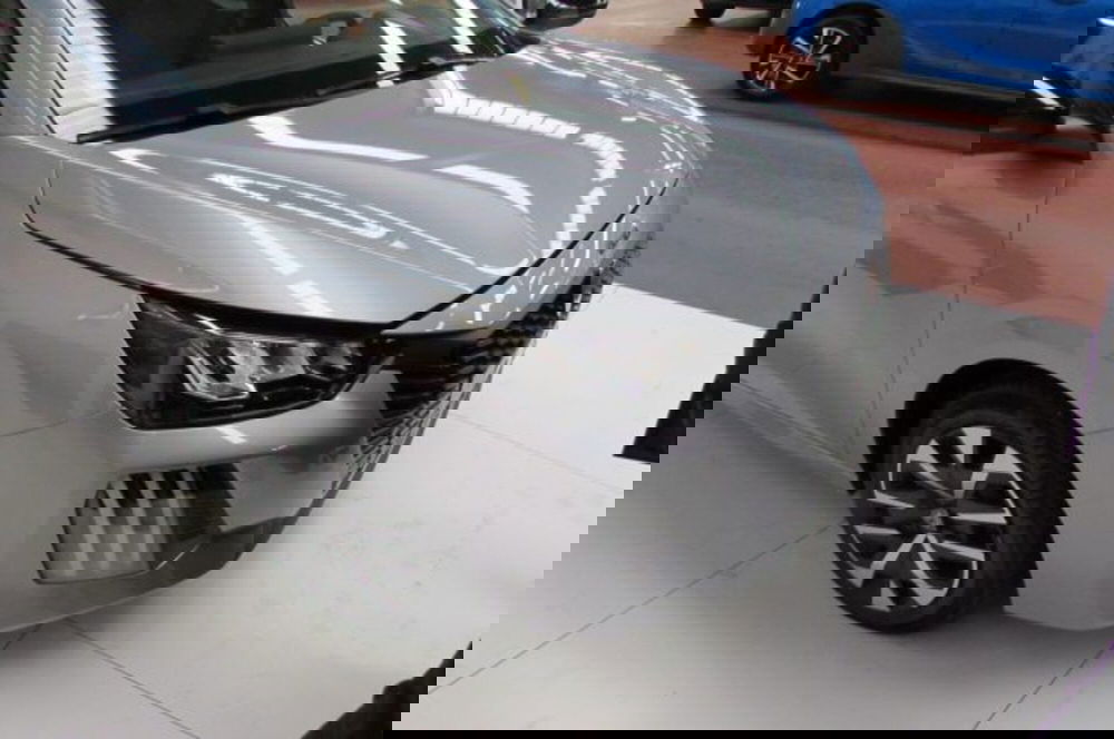 Peugeot 208 nuova a Milano (16)