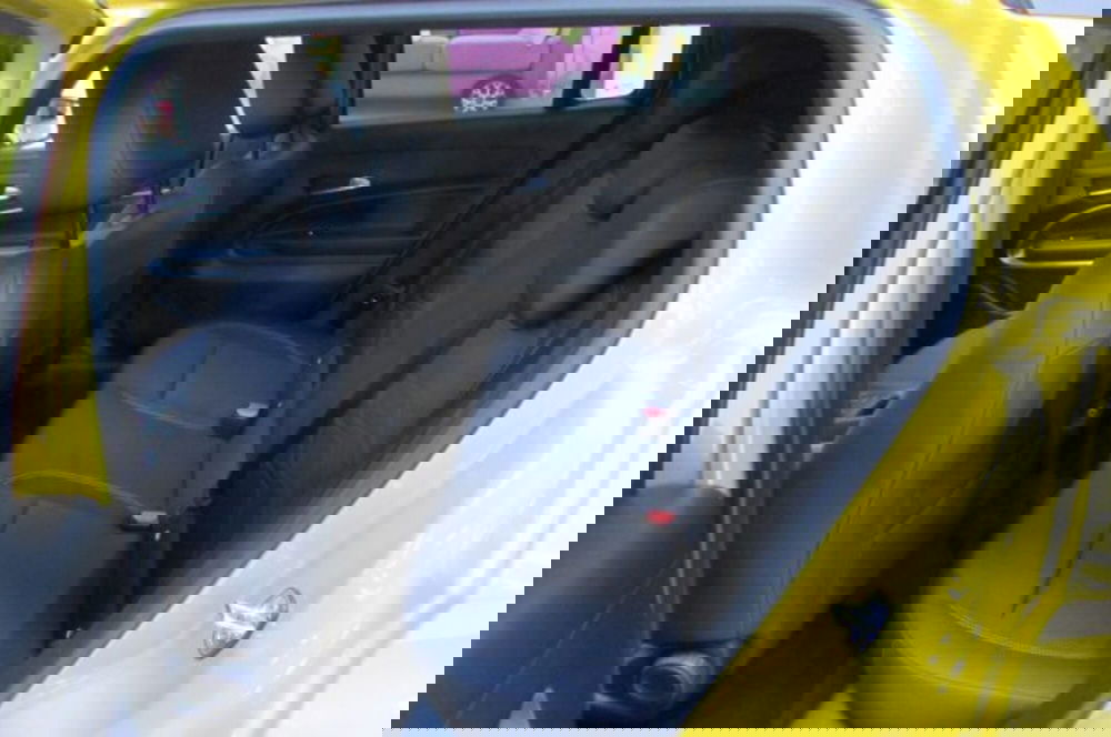 Jeep Avenger usata a Milano (13)