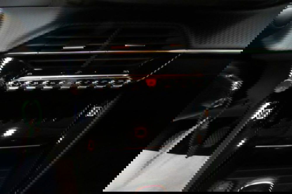 Peugeot 208 nuova a Milano (10)