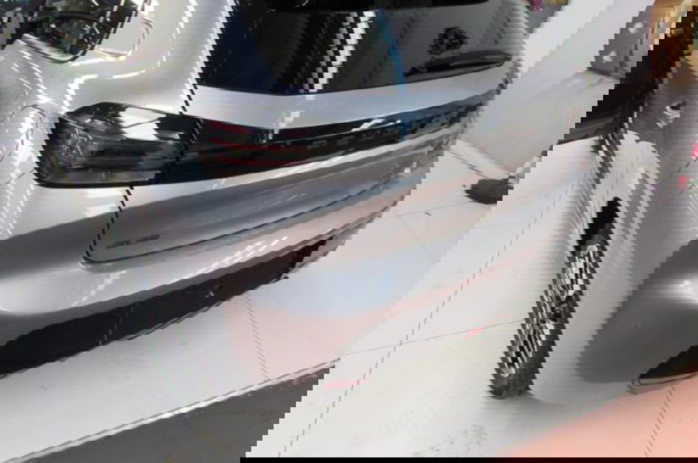 Peugeot 208 nuova a Milano (16)