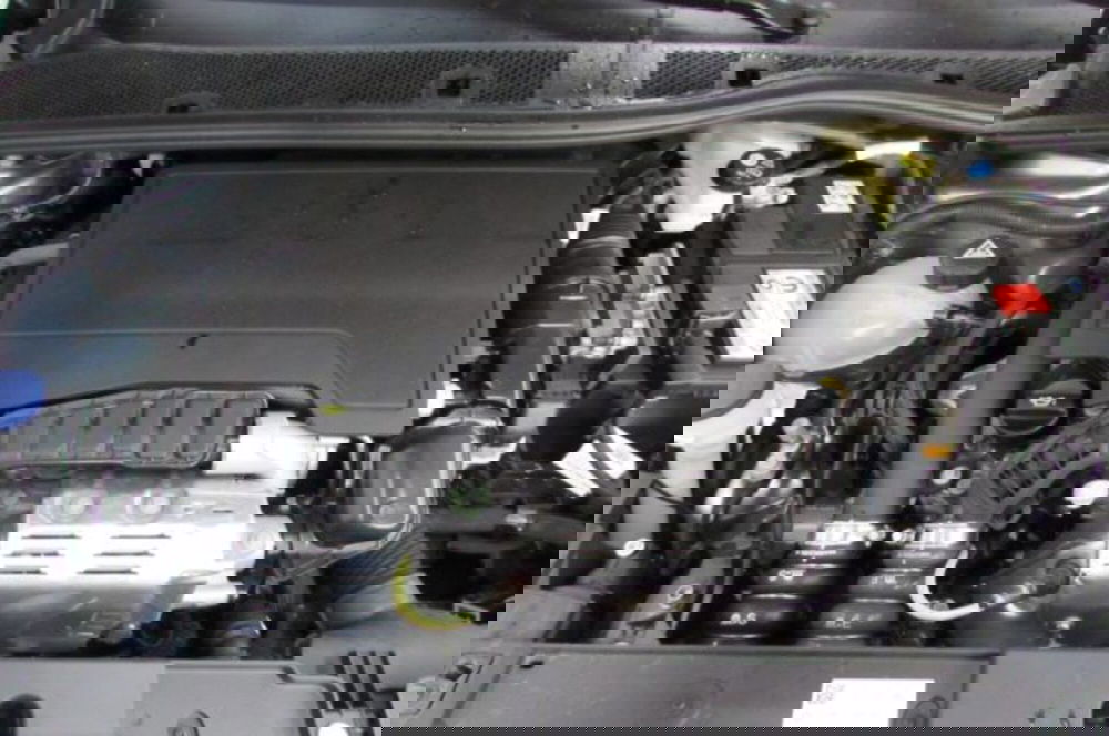 Peugeot 208 nuova a Milano (19)