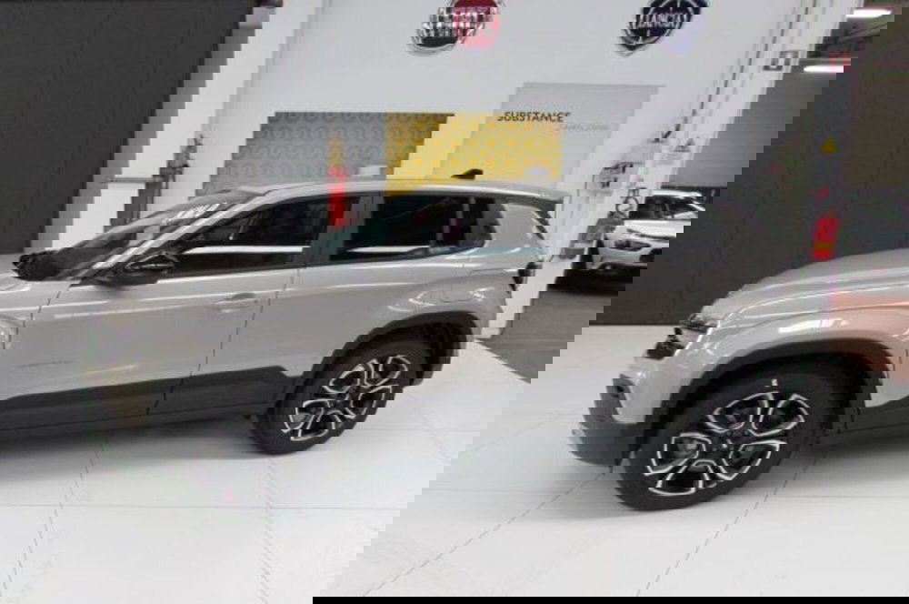 Jeep Avenger nuova a Milano (4)