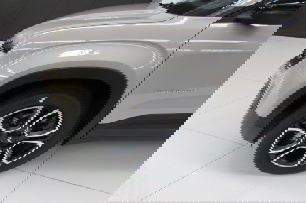 Jeep Avenger nuova a Milano (5)