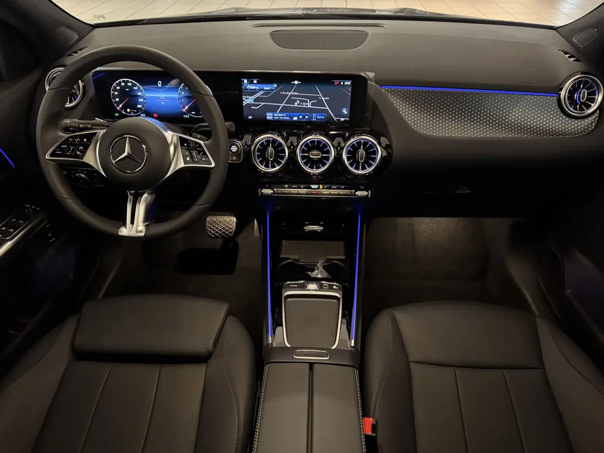 Mercedes-Benz GLA SUV nuova a Messina (11)