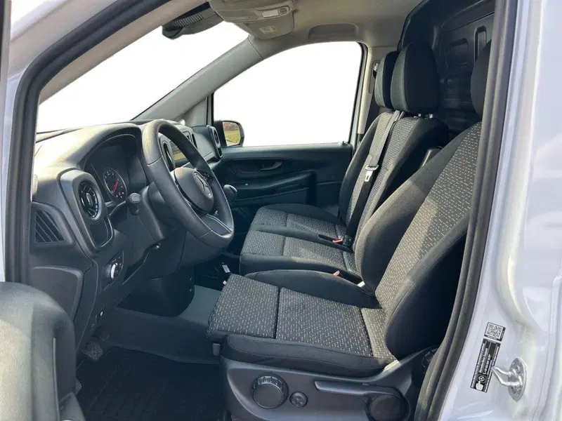 Mercedes-Benz Sprinter nuova a Milano (10)