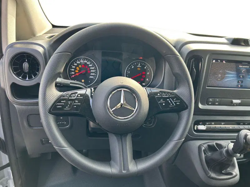 Mercedes-Benz Sprinter nuova a Milano (11)