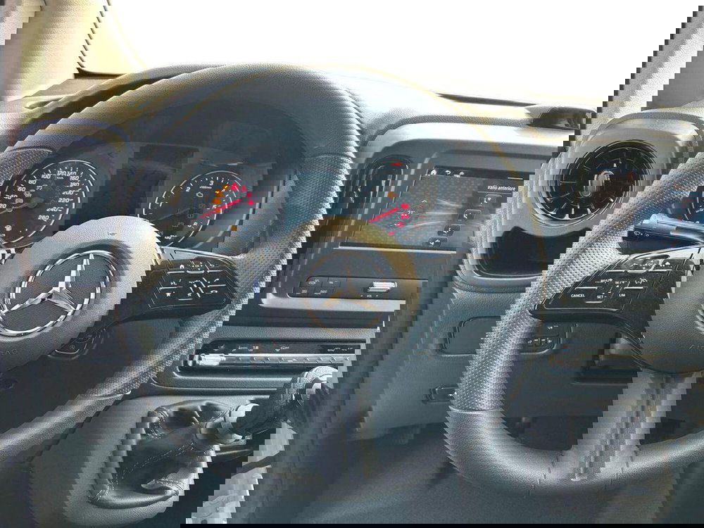 Mercedes-Benz Sprinter nuova a Milano (11)