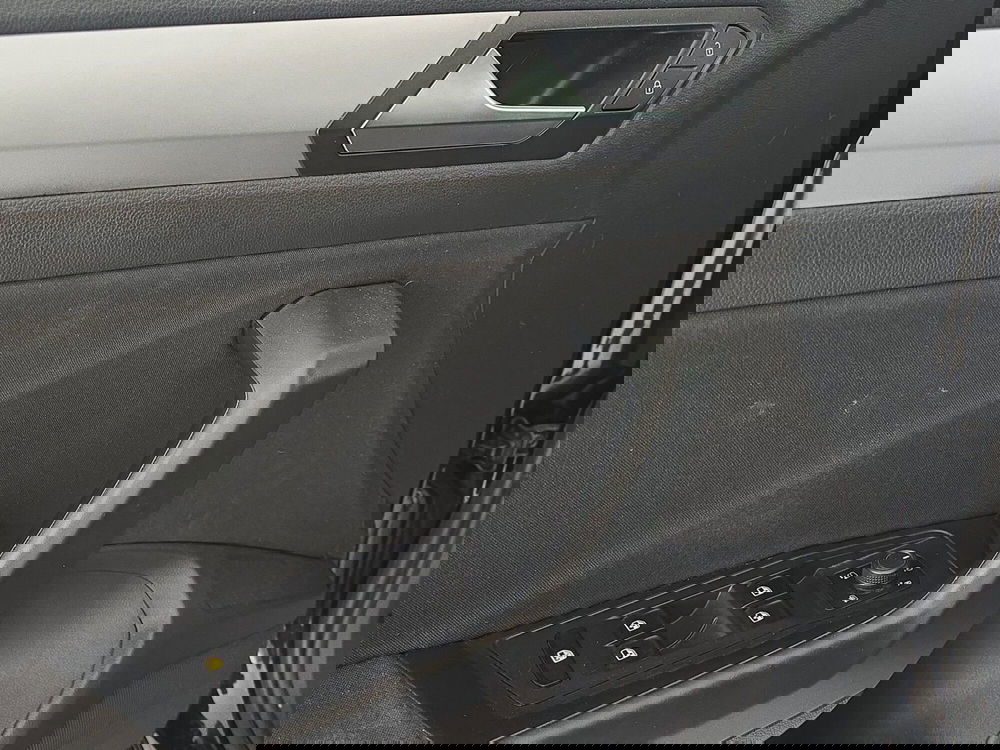 Volkswagen T-Roc usata a Alessandria (14)