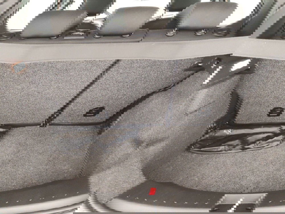 Lancia Ypsilon usata a La Spezia (16)