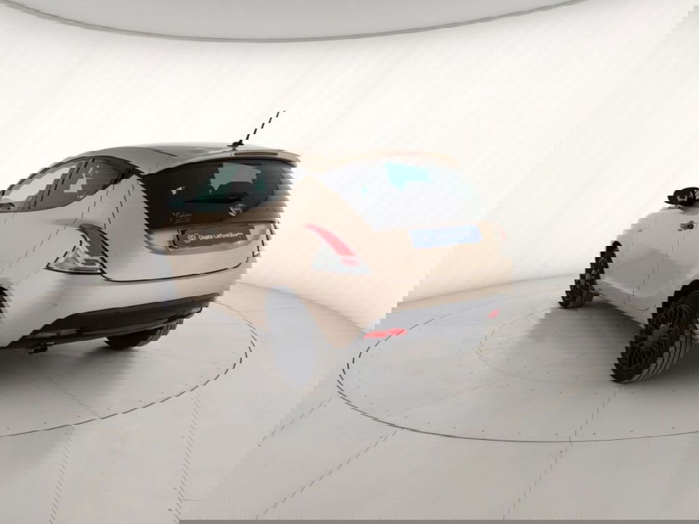 Lancia Ypsilon usata a La Spezia (2)