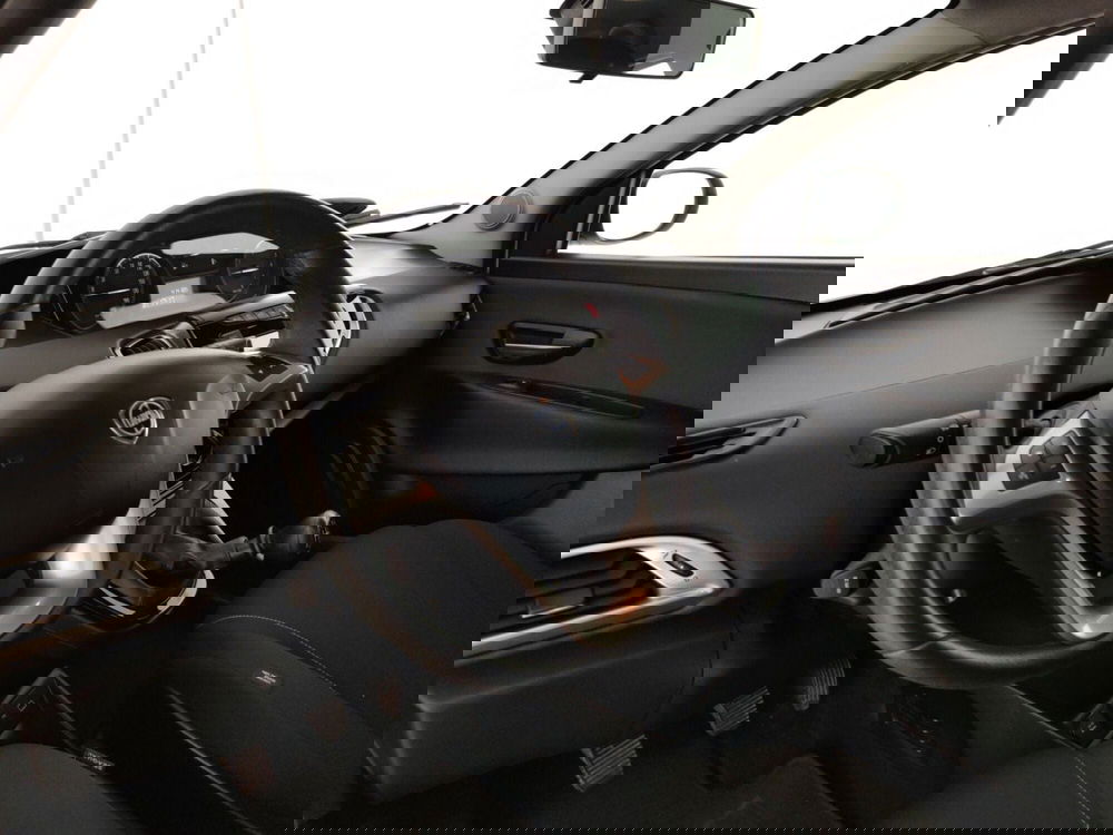 Lancia Ypsilon usata a La Spezia (8)