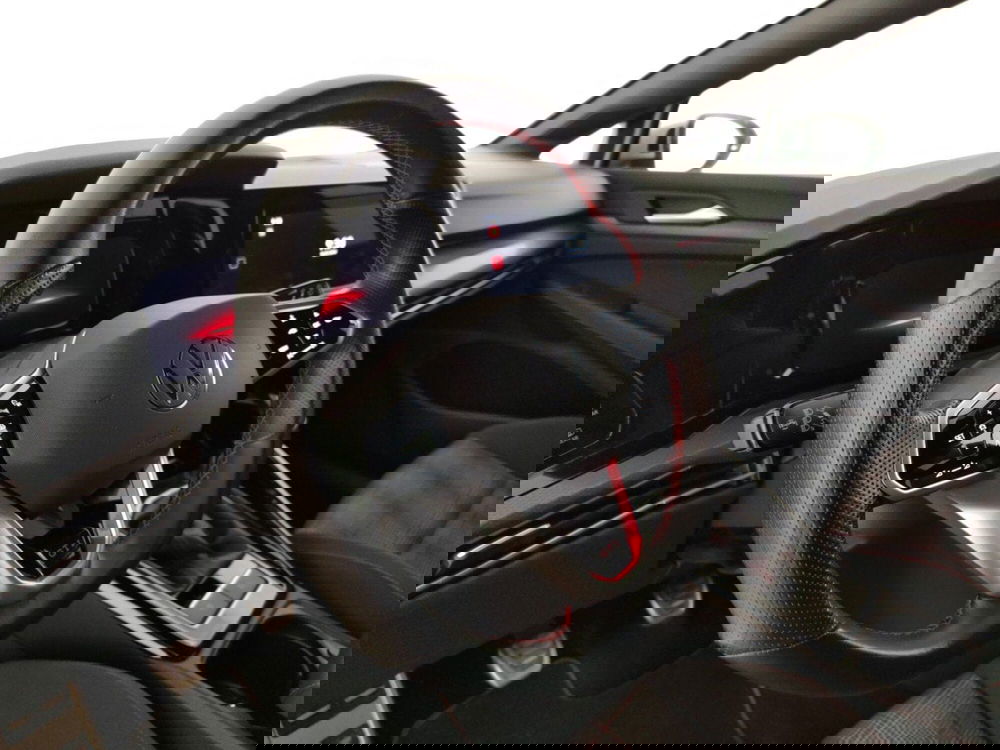 Volkswagen Golf usata a Massa-Carrara (11)