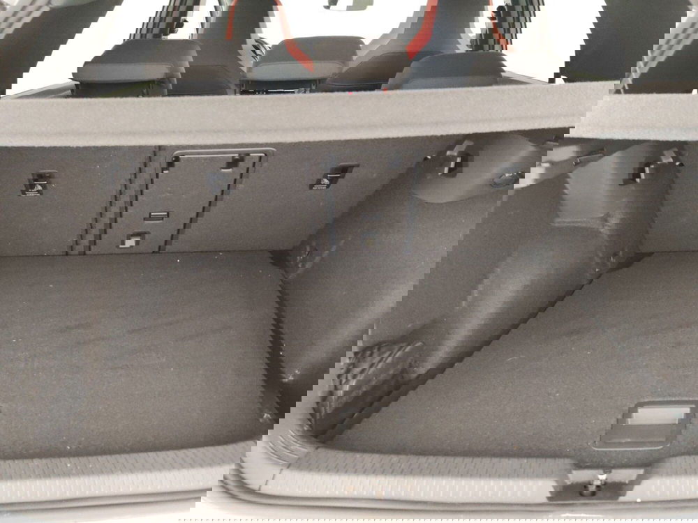 Volkswagen Golf usata a Massa-Carrara (15)