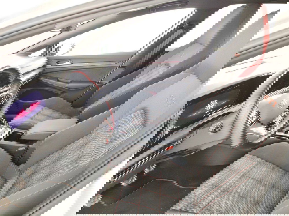 Volkswagen Golf usata a Massa-Carrara (7)