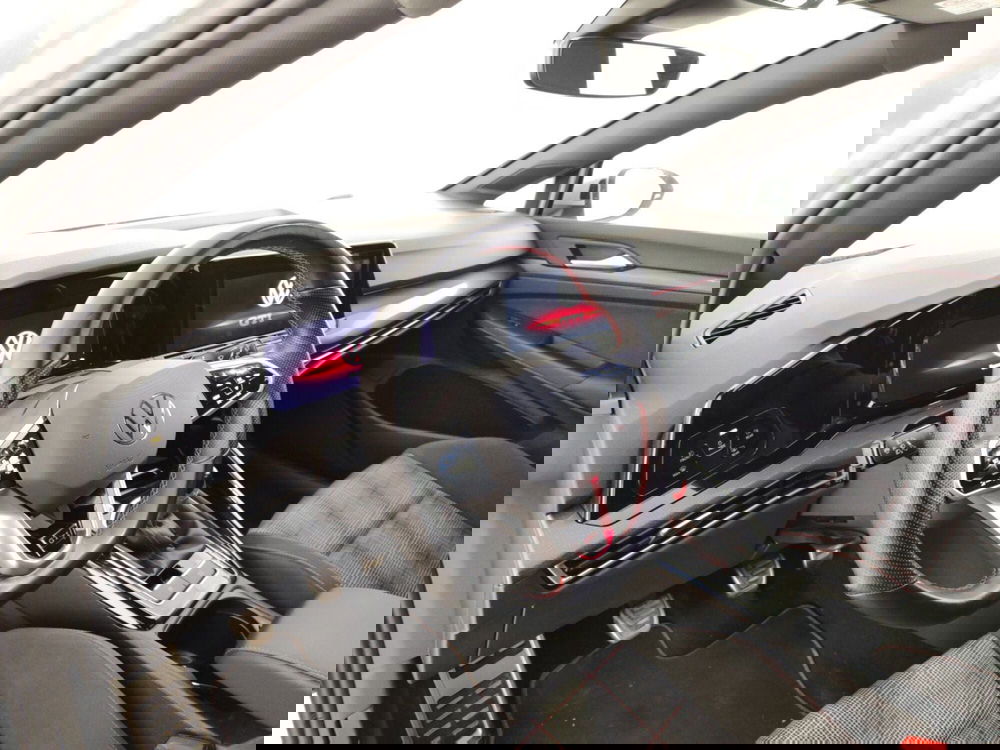 Volkswagen Golf usata a Massa-Carrara (8)