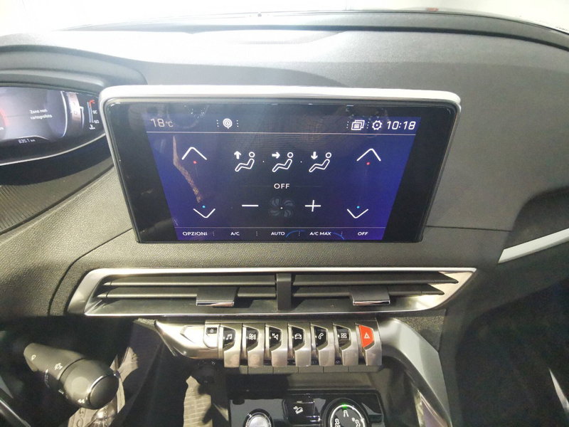 Peugeot 3008 usata a Taranto (13)